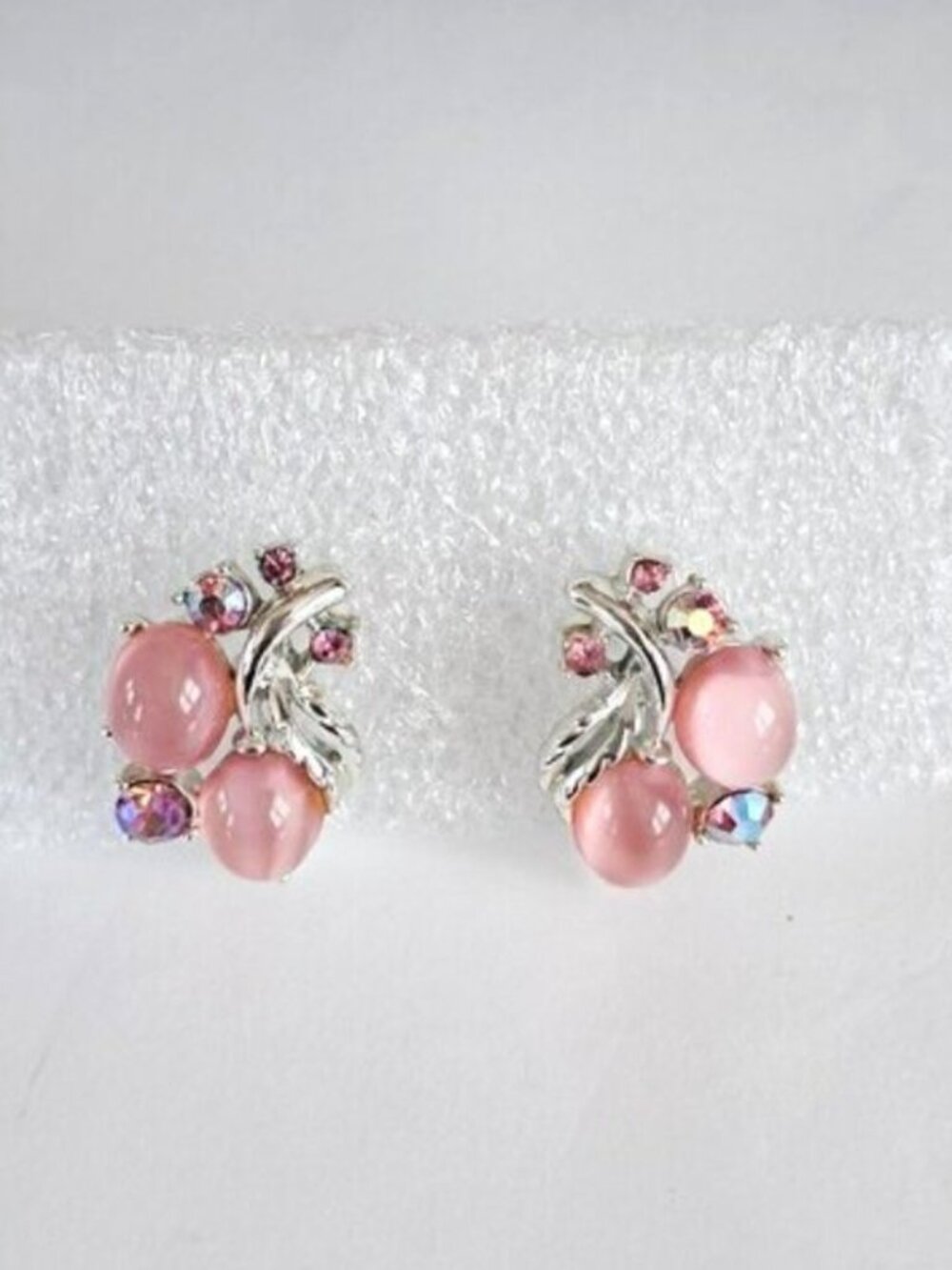 Vintage Lisner Pink Thermoset AB Rhinestone Silver Tone Screw Back Earrings